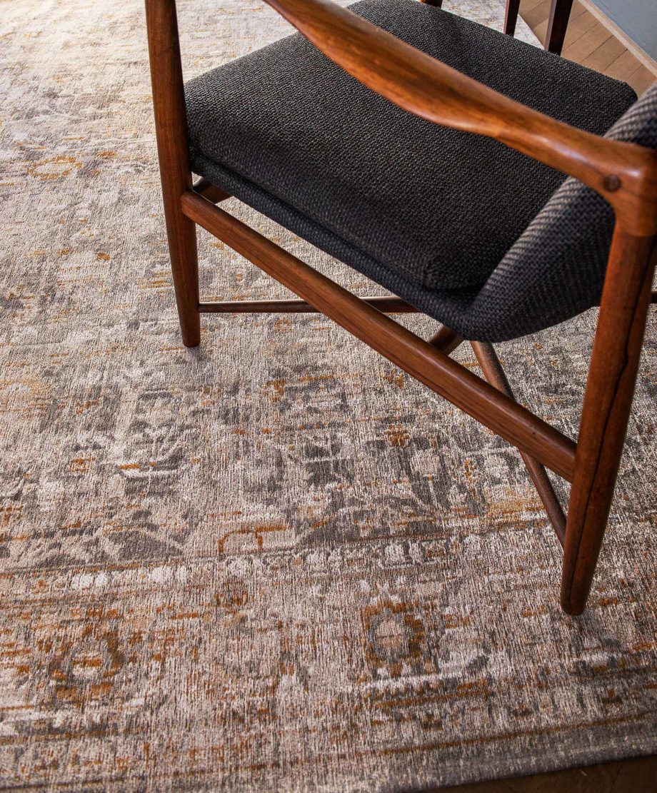 Louis De Poortere matto LX 8884 Antiquarian Ushak Suleiman Grey interior 2