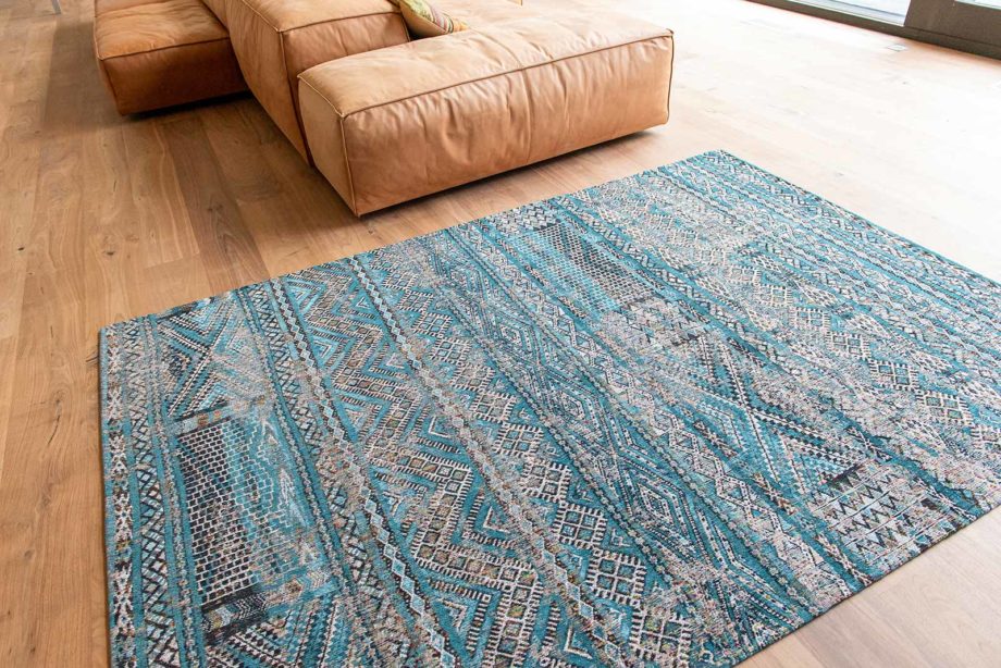 Louis De Poortere matto LX 9110 Antiquarian Kilim Zemmuri Blue interior 6
