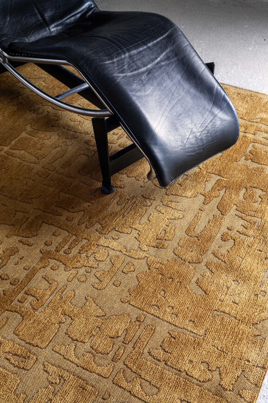 Louis De Poortere matto LX 9201 Structures Baobab Madagascar Gold interior 2