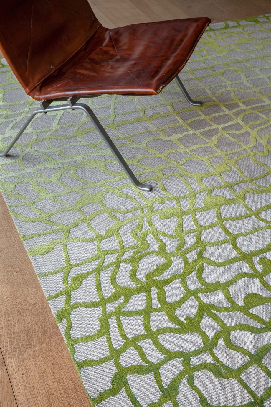 Louis De Poortere matto LX 9204 Mad Men Dedalo Republic Green interior 3