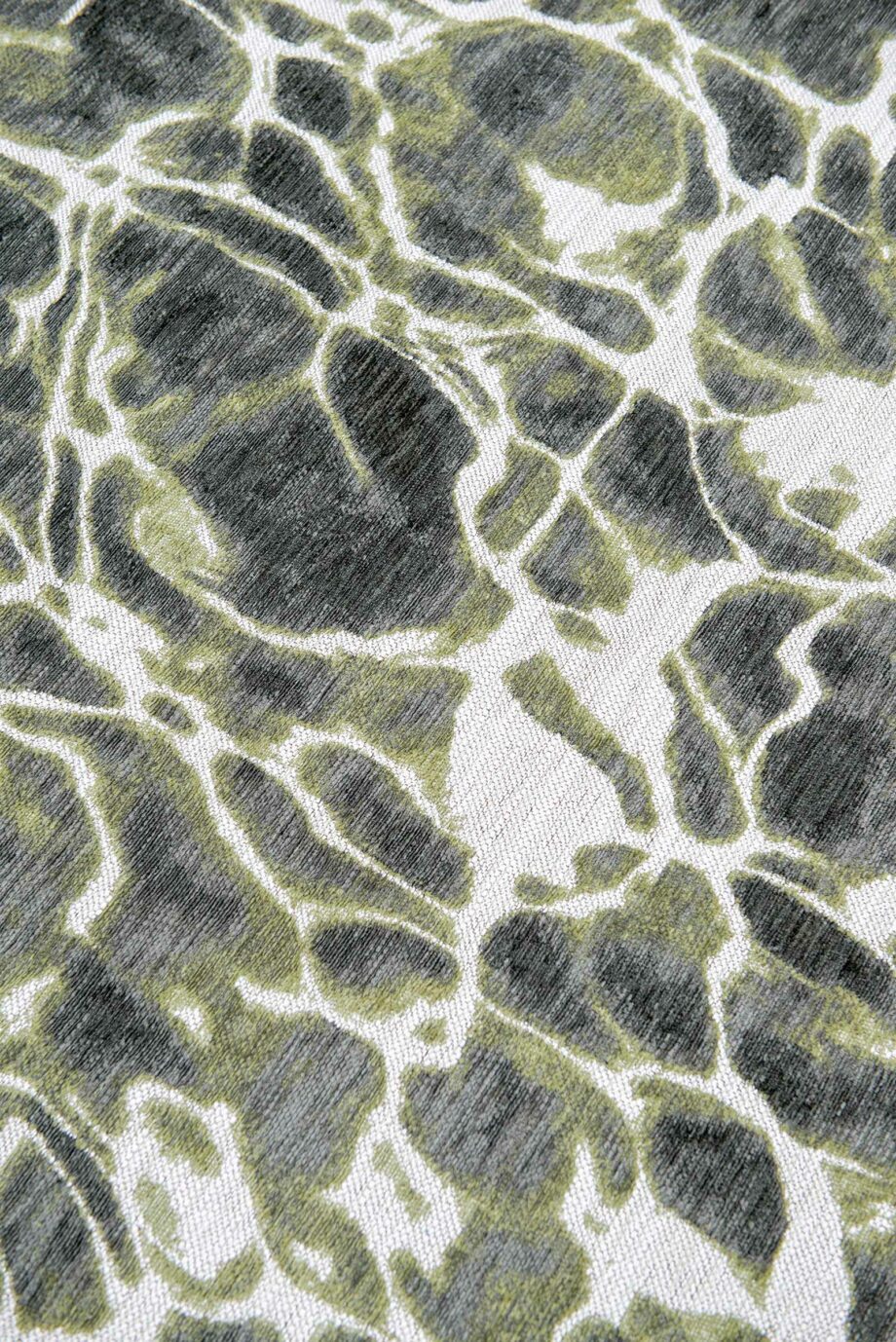 Louis De Poortere matto Meditation Swim 9354 River zoom 2