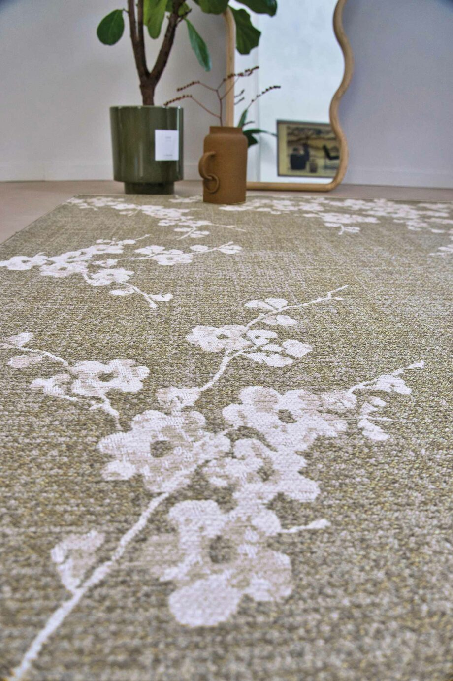 Louis De Poortere matto Sakura 9372 Wet Garden interior 2