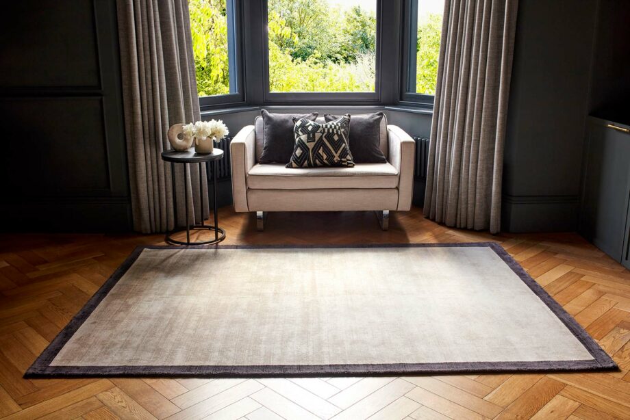 Asiatic matto Blade Border Putty Charcoal interior