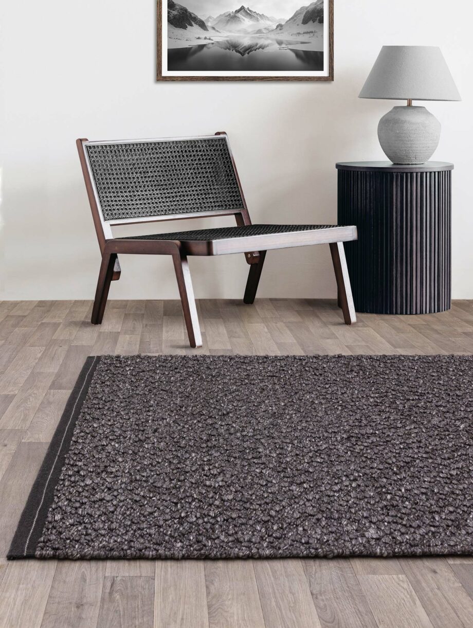 Asiatic matto Elm charcoal interior