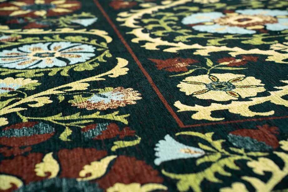 Louis De Poortere matto Antiquarian Suzani 9729 Bavaria zoom 2