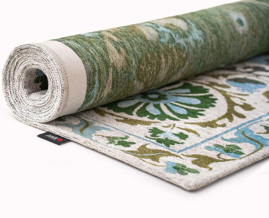 Louis De Poortere matto Antiquarian Suzani 9732 Slavia roll