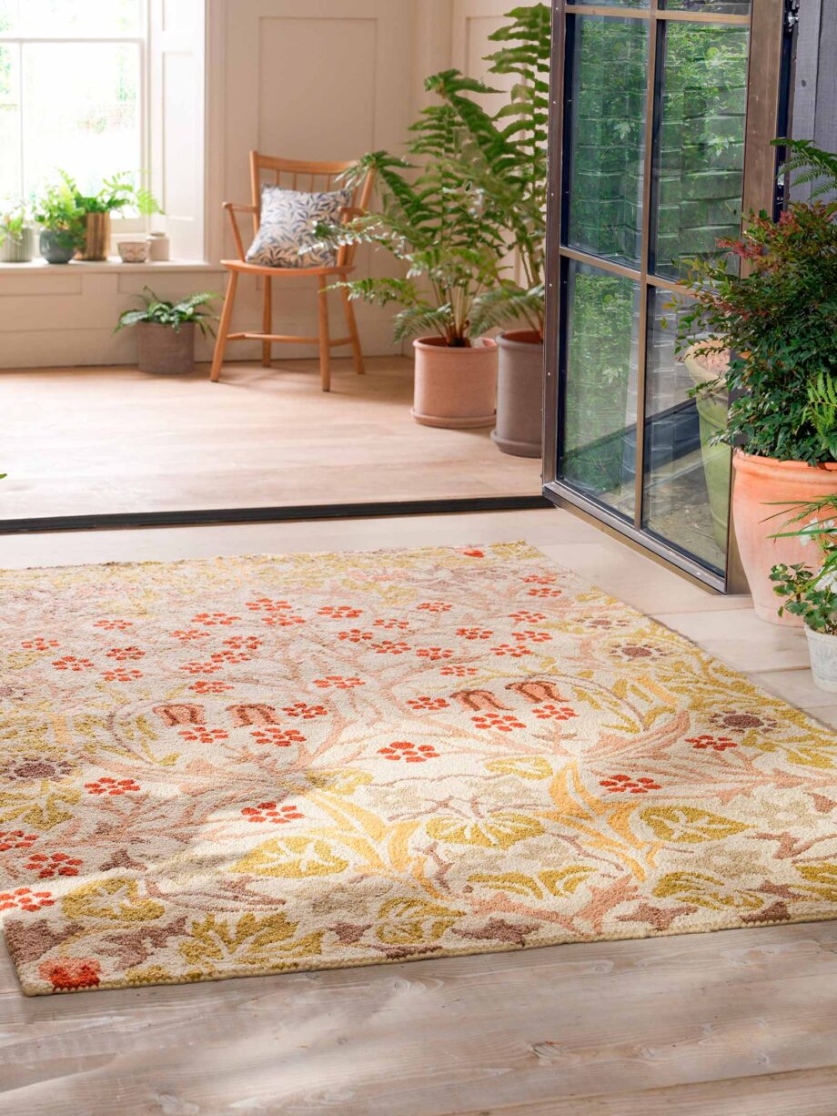 Morris Co Blackthorn Wheat 428501 interior C outdoor