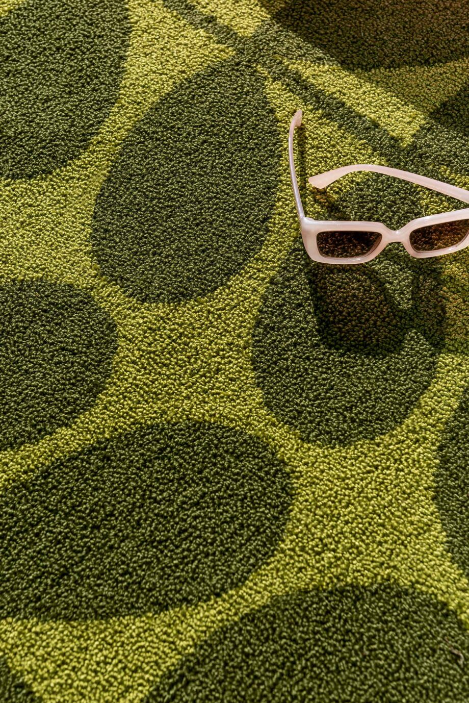 Orla Kiely Solid Stem Seagrass 464507 interior C outdoor