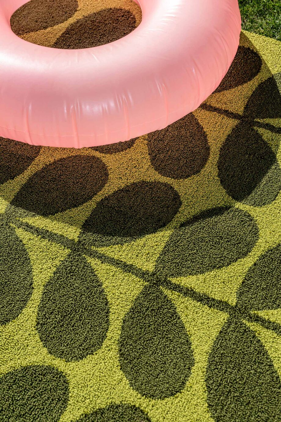 Orla Kiely Solid Stem Seagrass 464507 interior D outdoor