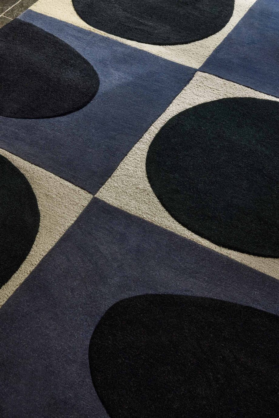 Orla Kiely Spot Square Blue Navy 157908 interior B