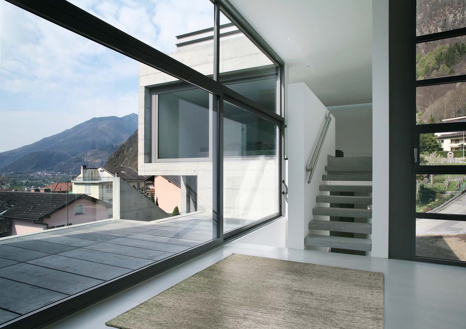 Acsento Nuance Green interior