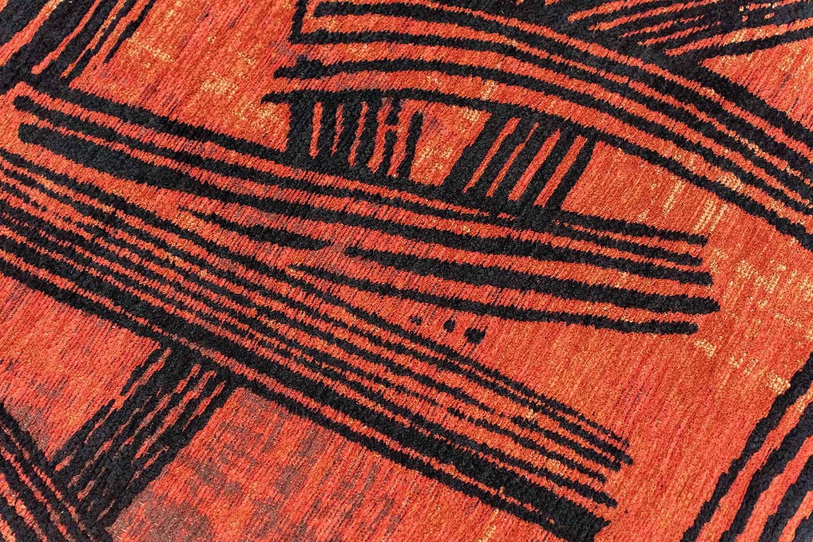 Louis De Poortere matto Meditation 2069 Kanji Ginger Chocolate zoom 2