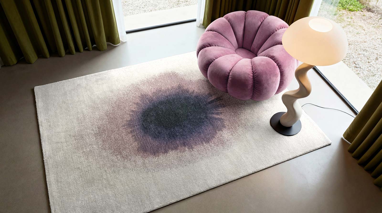 Louis De Poortere matto Meditation 2101 Drop Purple Smoke interior 2